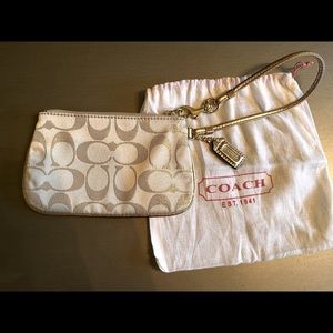 NWOT Coach Wristlet in Gold